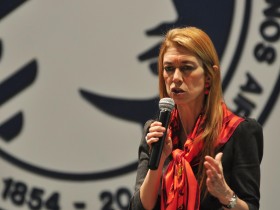 Giorgi: “Con la recuperación de YPF se profundiza el rumbo hacia el desarrollo sustentable”