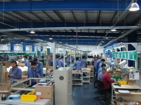 La industria abastece al mercado interno y tracciona inversiones de empresas de insumos y servicios industriales